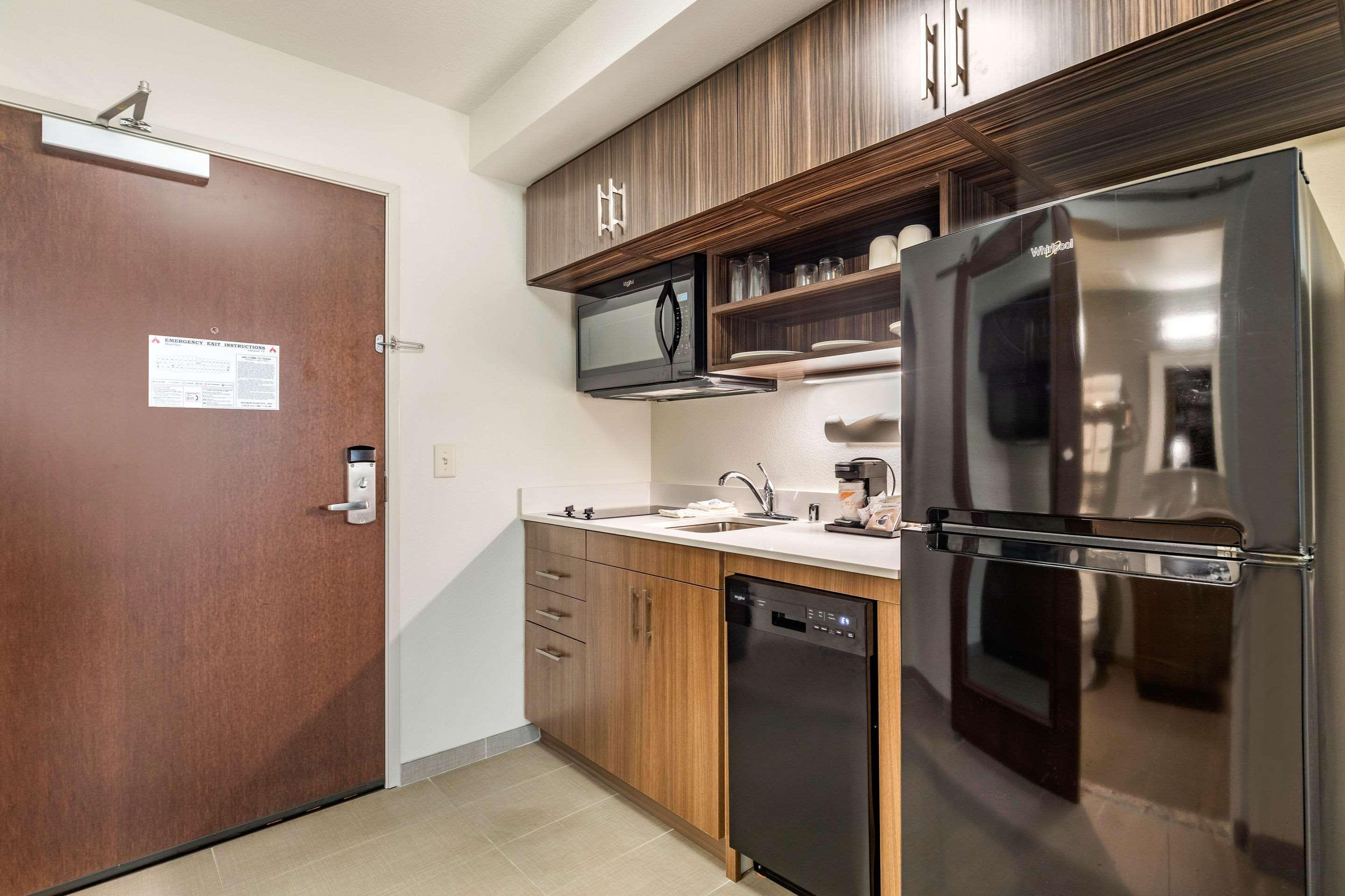 Mainstay Suites Lancaster Dallas South Екстериор снимка