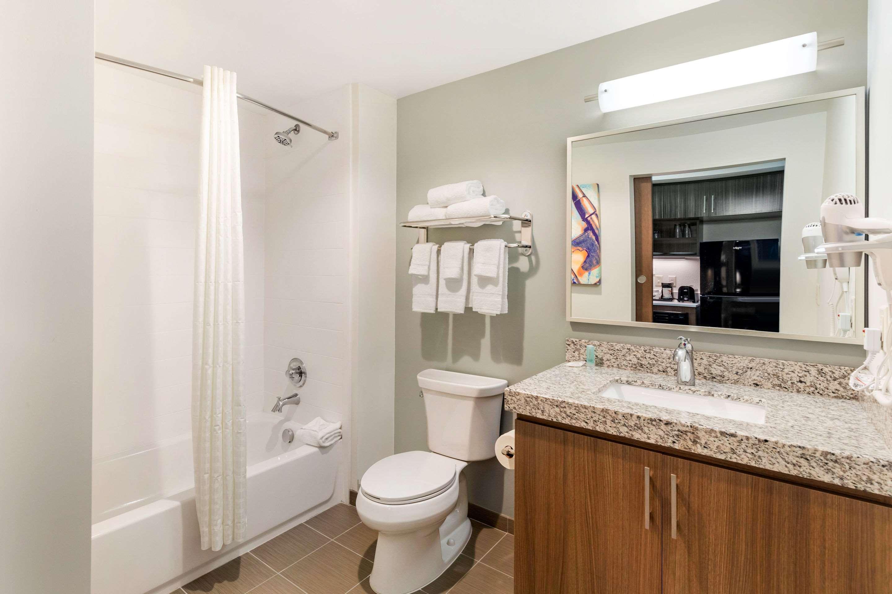Mainstay Suites Lancaster Dallas South Екстериор снимка