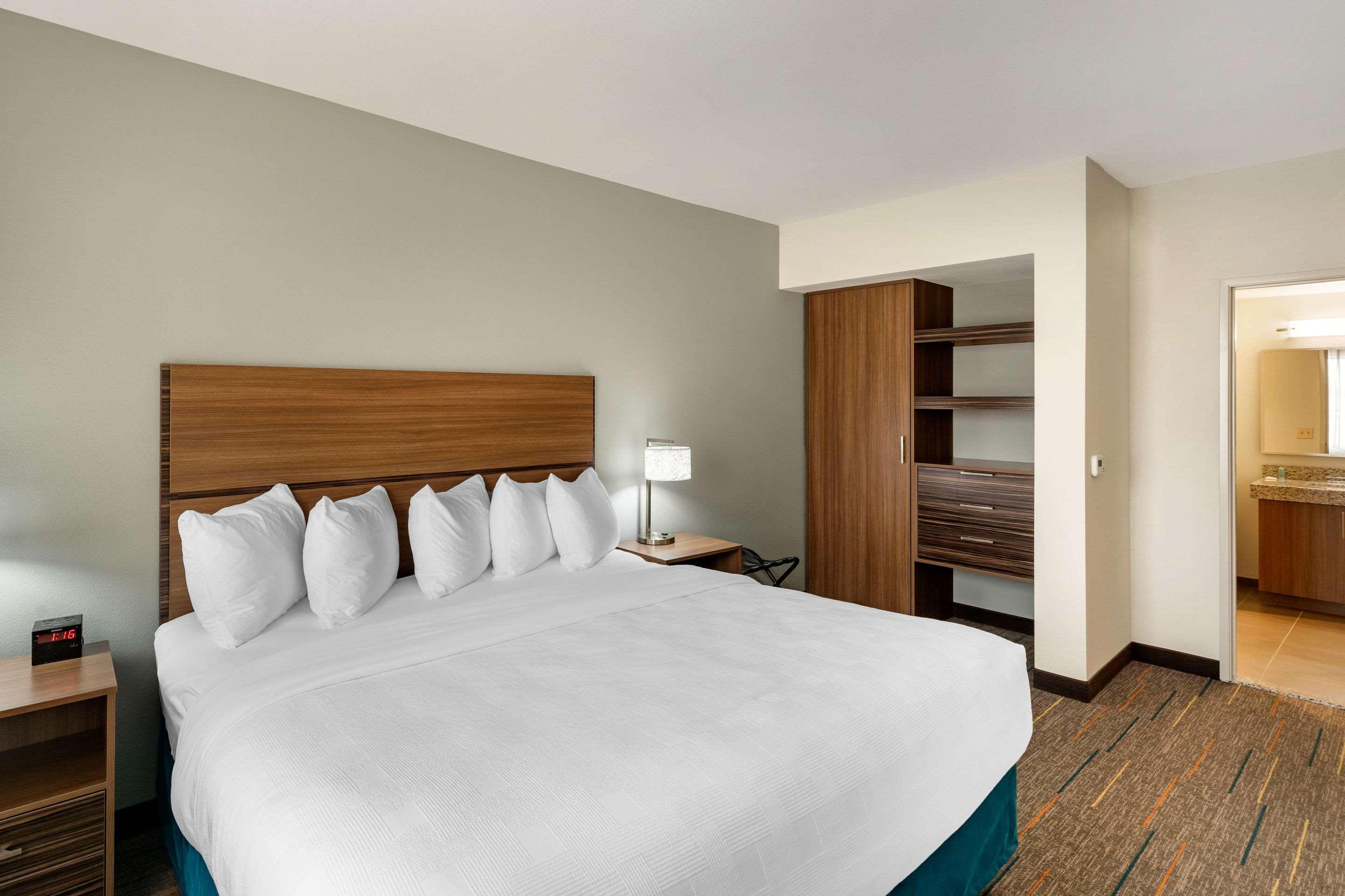 Mainstay Suites Lancaster Dallas South Екстериор снимка