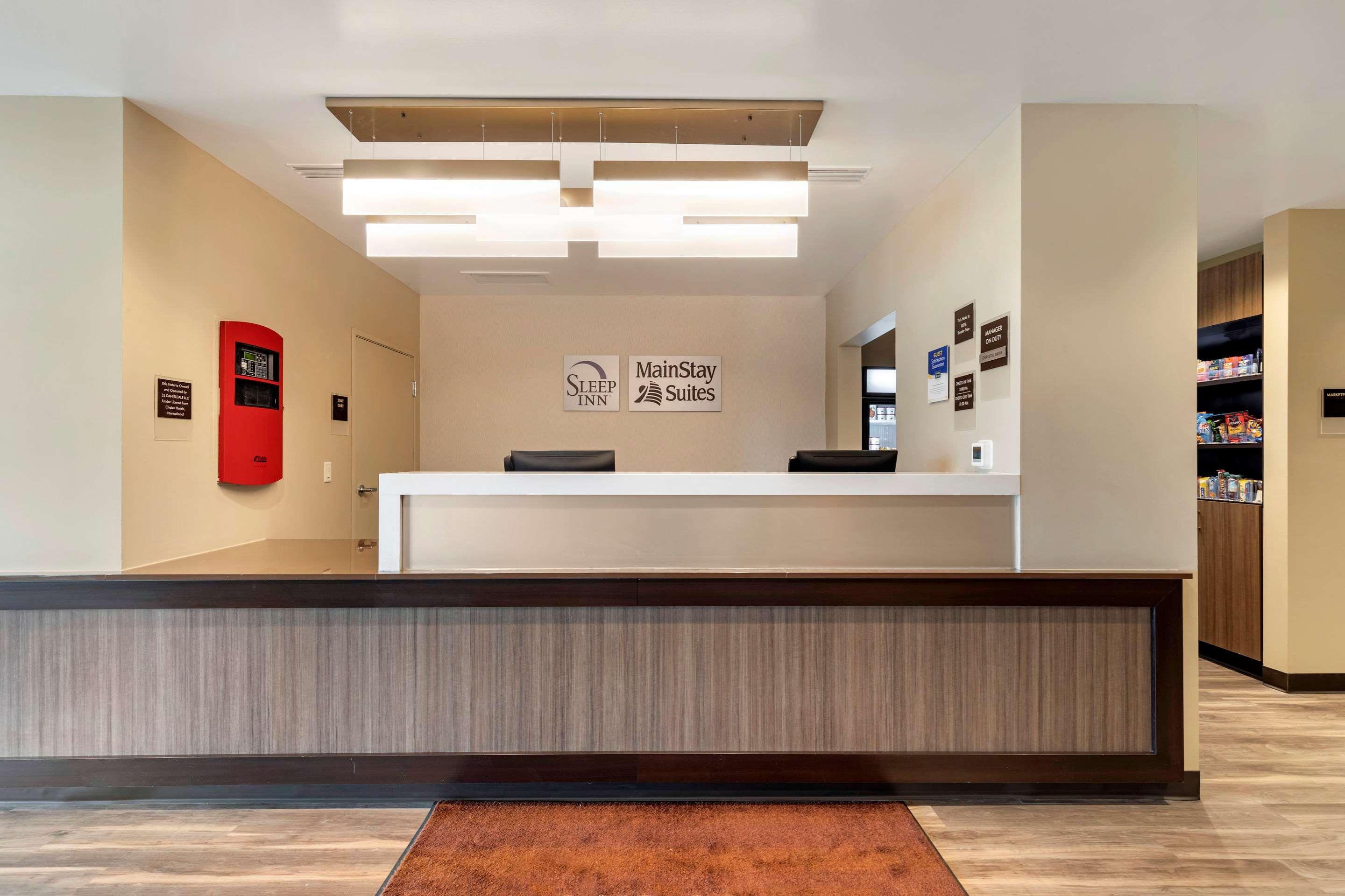 Mainstay Suites Lancaster Dallas South Екстериор снимка