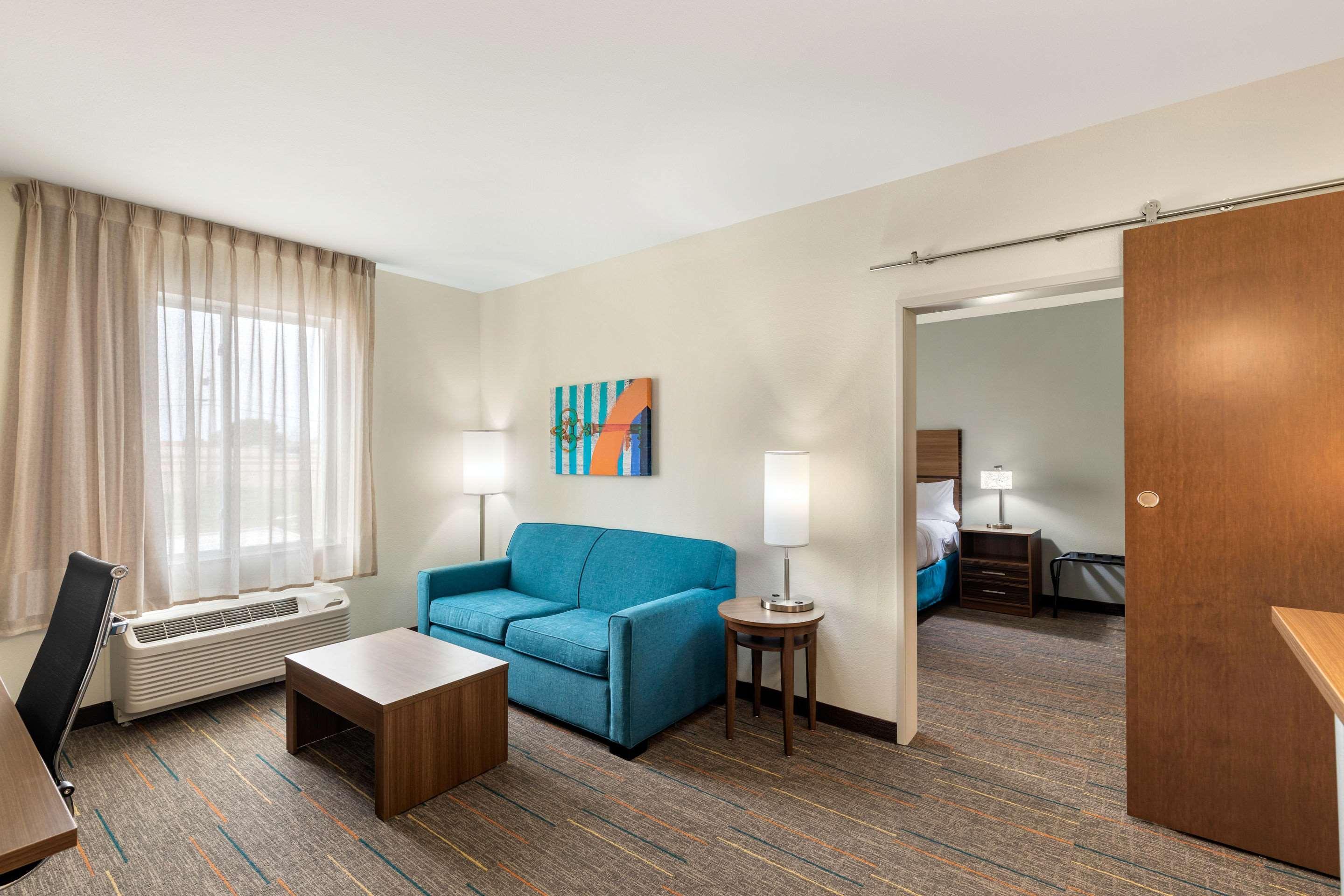 Mainstay Suites Lancaster Dallas South Екстериор снимка