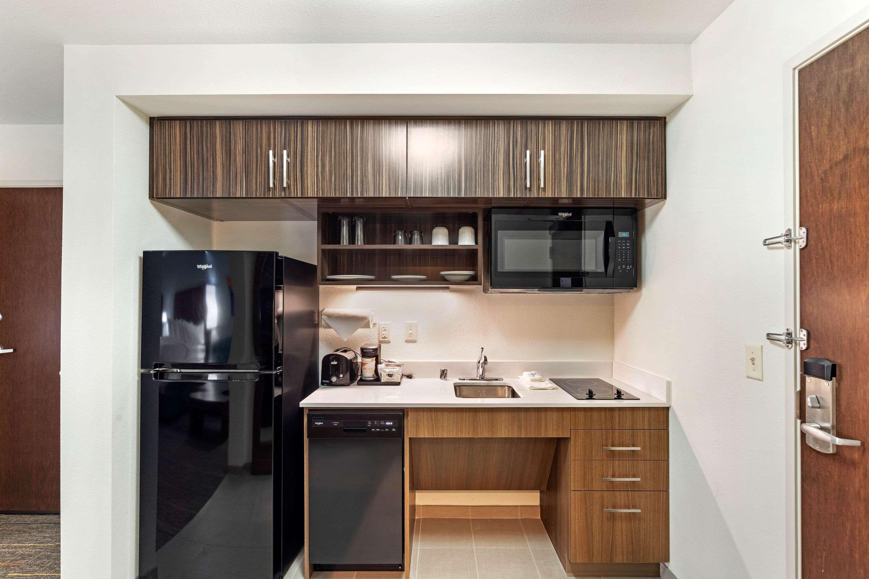 Mainstay Suites Lancaster Dallas South Екстериор снимка