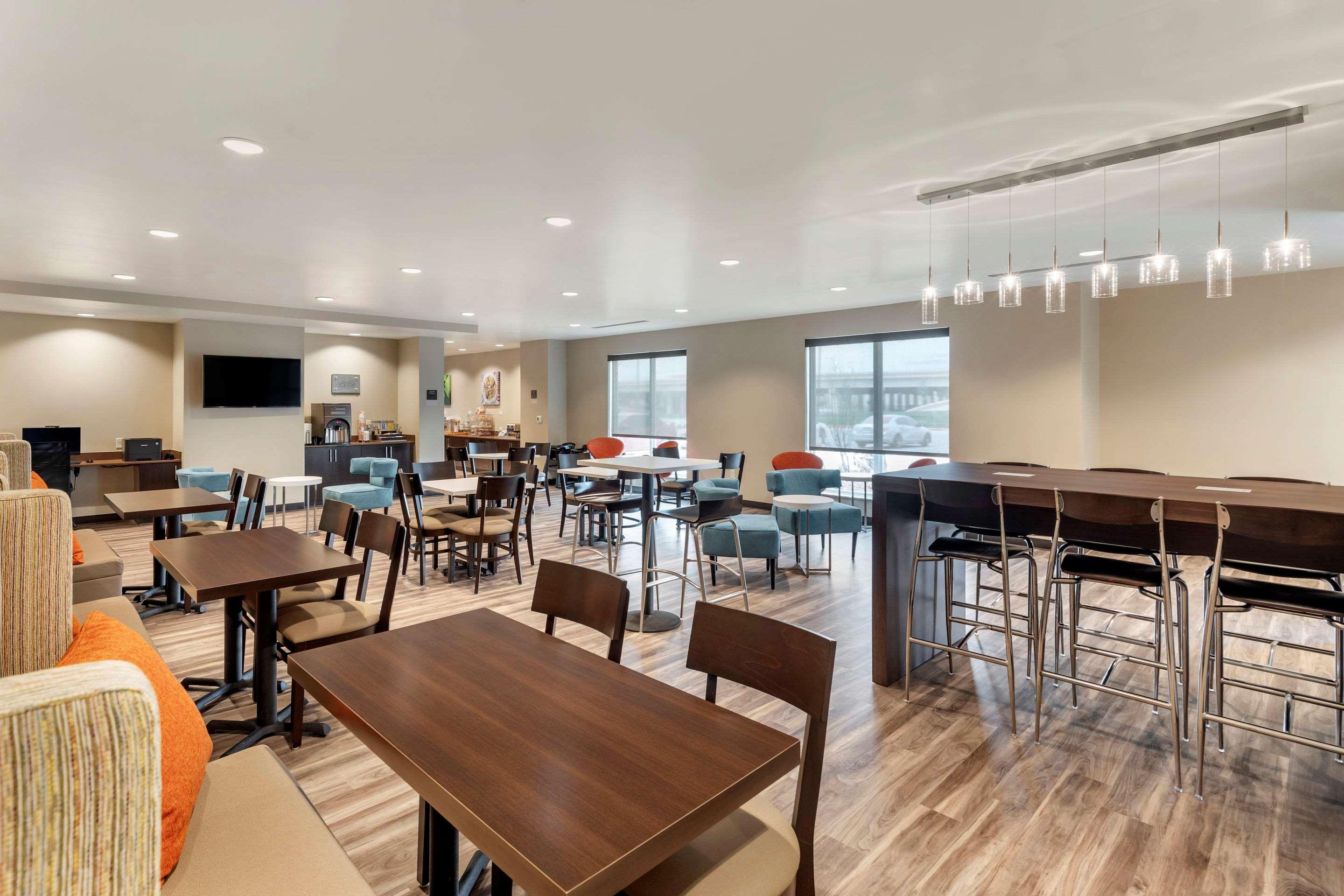 Mainstay Suites Lancaster Dallas South Екстериор снимка